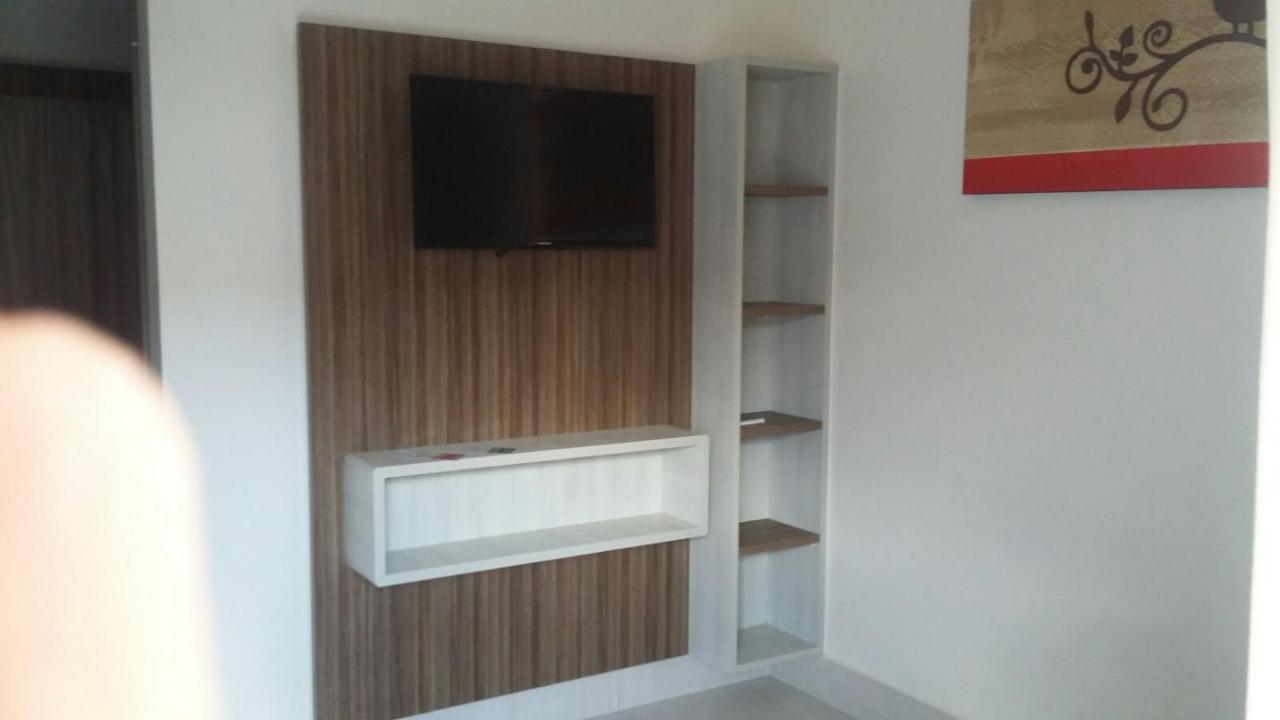 Lacqua Di Roma Com Piscina De Ondas كلدس نوفاس المظهر الخارجي الصورة